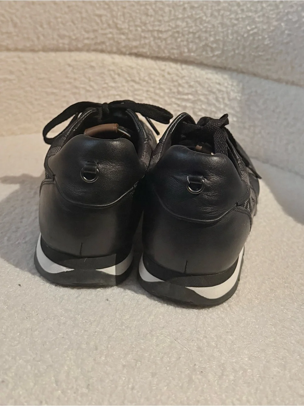 Coach Low Top Sneakers- Like New ( Style Code: G1827)
